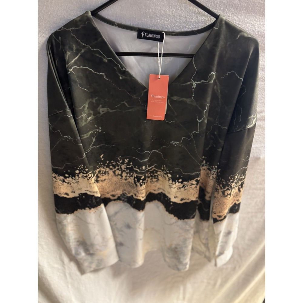 Flamingo Boutique Women's Green Multi Colored Pullover Shirt. Size 2XL Long slee